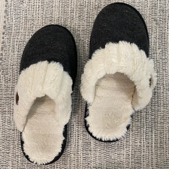 Furry Slippers - Picture 1 of 3